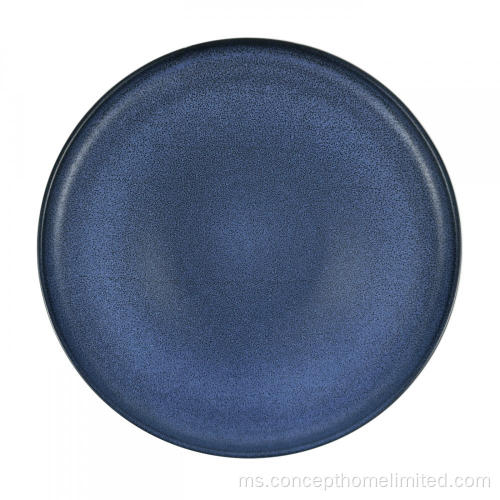 Makan malam stoneware yang ditetapkan dalam warna biru gelap selesai